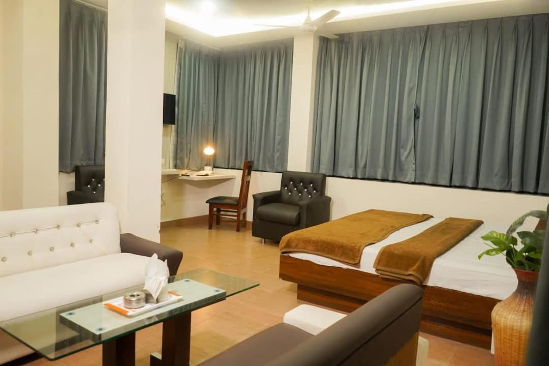 Hotel Alka Palace Durg Eksteriør billede